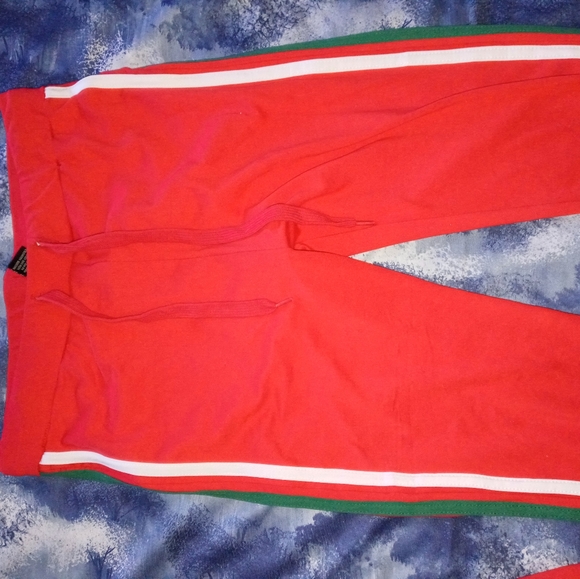 Two piece set - Picture 3 of 4